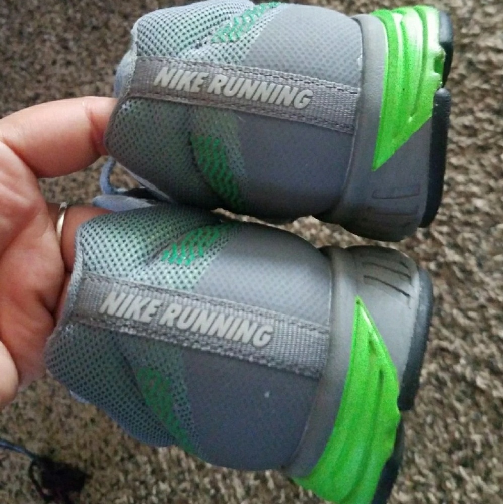 Nike running shoes - Picture 4 of 5